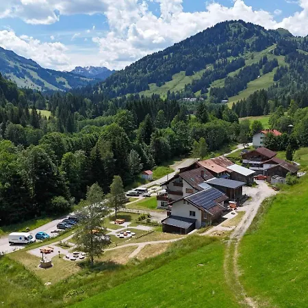 Zum Hüttenklaus - 12 Personen Gruppenunterkunft in den Bergen mit eigenem Badezuber Bad Hindelang Exterior foto