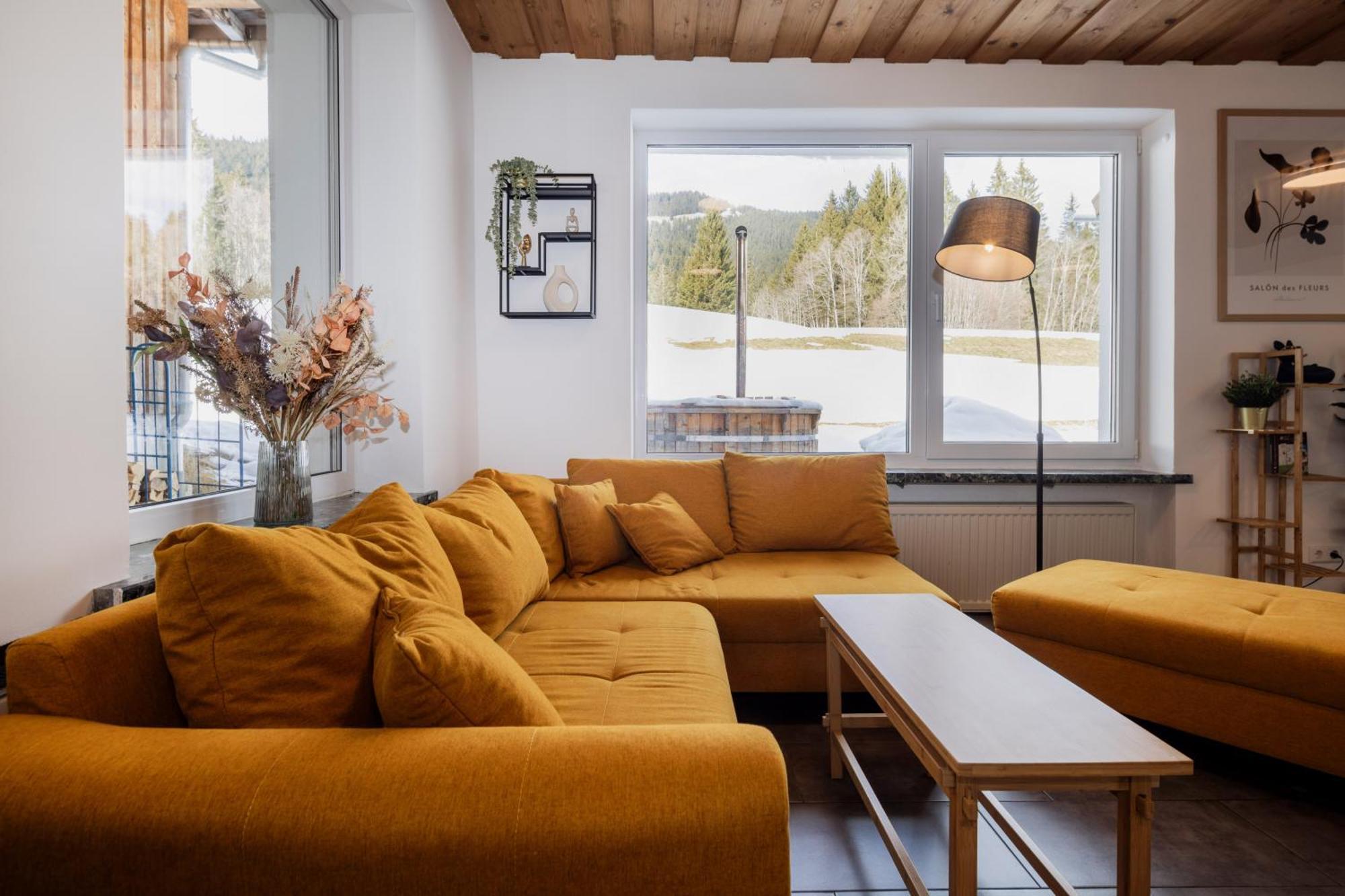 Zum Hüttenklaus - 12 Personen Gruppenunterkunft In Den Bergen Mit Eigenem Badezuber Ferienhaus *